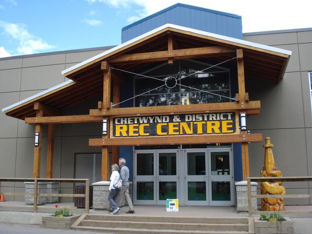 Days Inn By Wyndham Chetwynd Exterior foto
