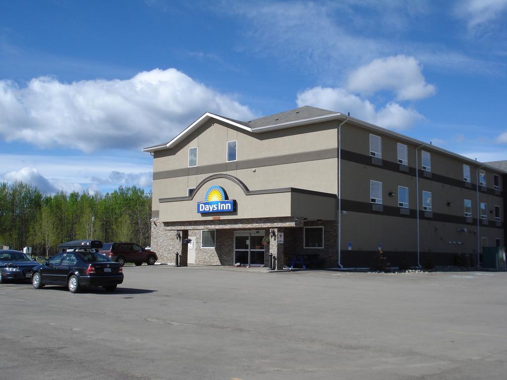 Days Inn By Wyndham Chetwynd Exterior foto